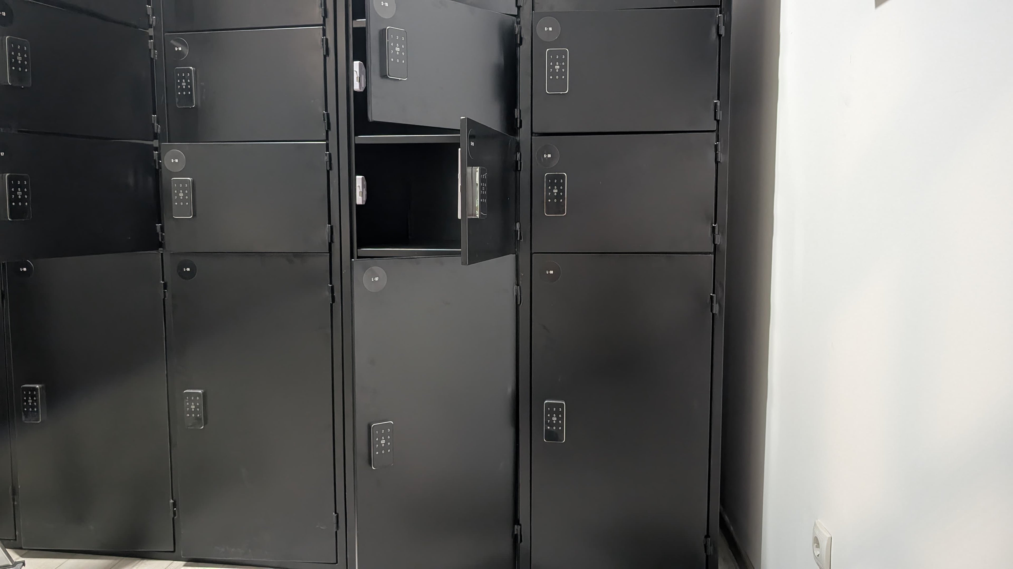 24/7 Luggage Storage Belgrade Near City Center & Airport Shuttle Bus